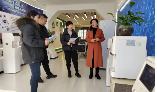 芳华半边天 巾帼展英姿