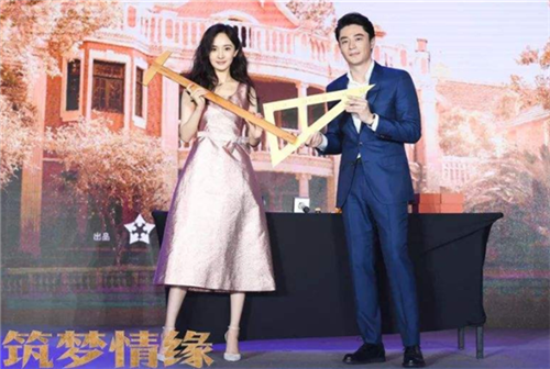 霍建华面对发福回应：这很正常啊
