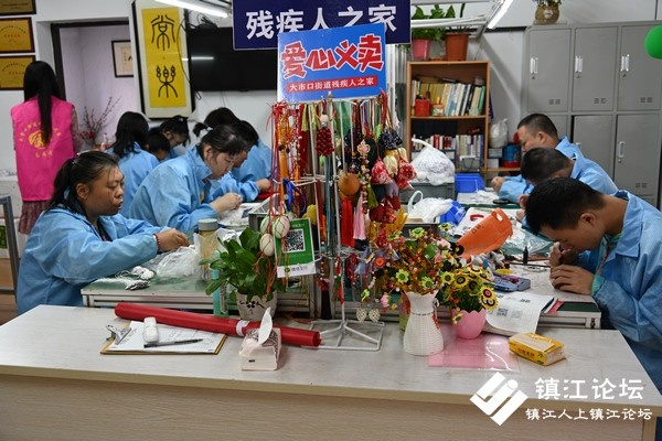 迎端午，爱心志愿者慰问大市口残疾人之家残障人士