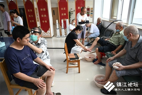 爱心志愿服务走进市社会福利院