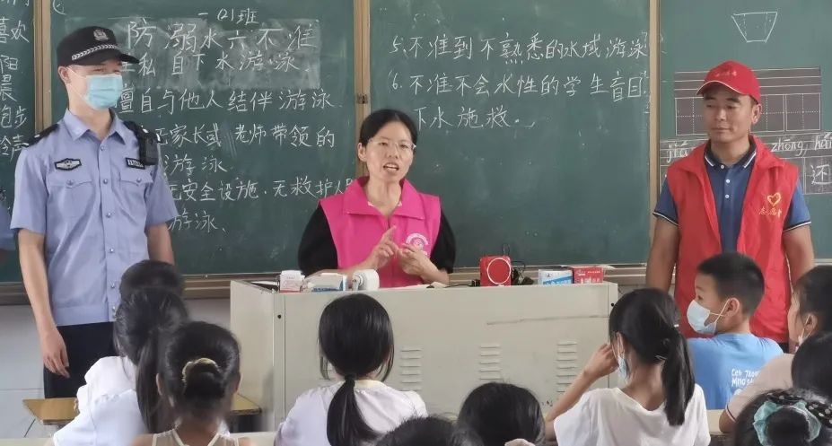 乐平市名口镇开展防溺、预青、禁毒宣传教育进校园活动   