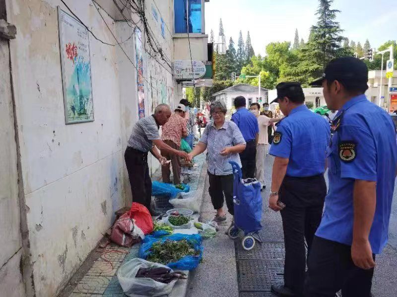 文明城市复检中的京口城管人