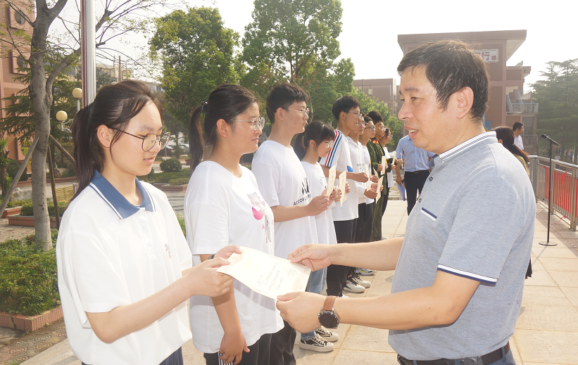 迎接新挑战 寻求新突破