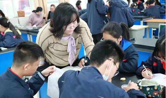 丹桂飘香秋意浓 集团共研硕果丰