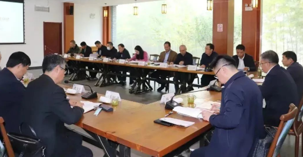 “龙山竹叙”座谈会在仪征市青山镇龙山森林公园召开