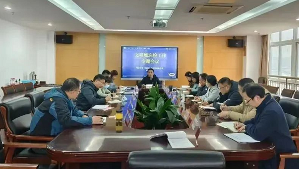 扬州维扬中学：吹响迎检集结号 聚力共创文明城