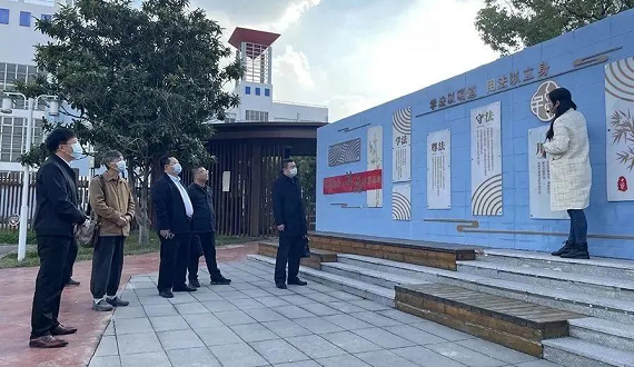 扬州市“法治课间餐”工作调研组走进美琪学校