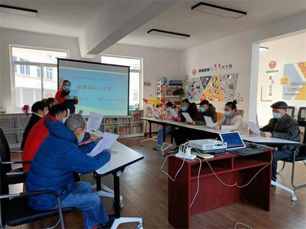 健康路慈善社工站对弱势群体开展“健康知识小讲堂”
