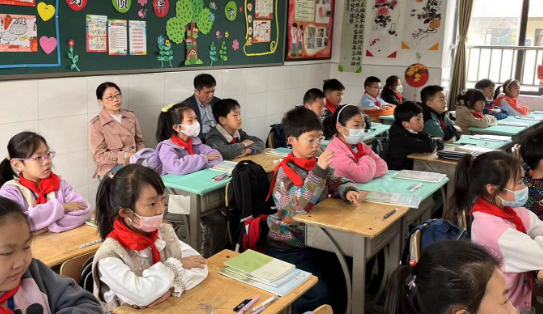 邗江区蒋王小学：校内视导常态化，反思提升助“双减”