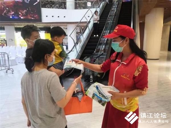 ​趣味垃圾分类宣传走进商圈