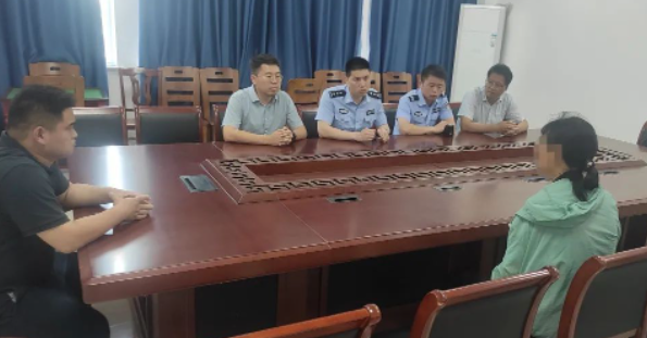 仪征市刘集镇：两村民焚烧秸秆被训诫！