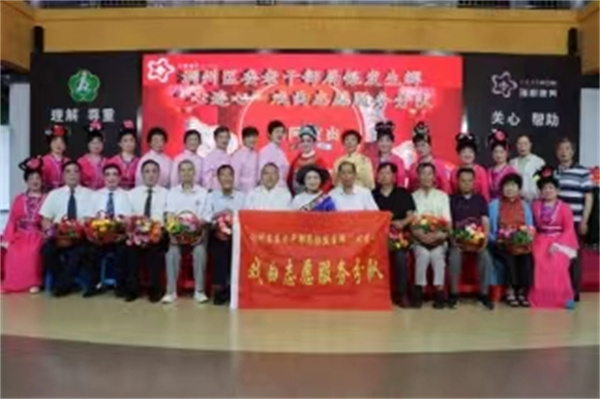 载歌载舞庆“八一”精彩戏曲献给“最可爱的人”