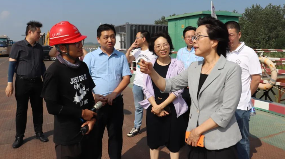 仪征市政协医卫界别组来青山镇开展界别周活动