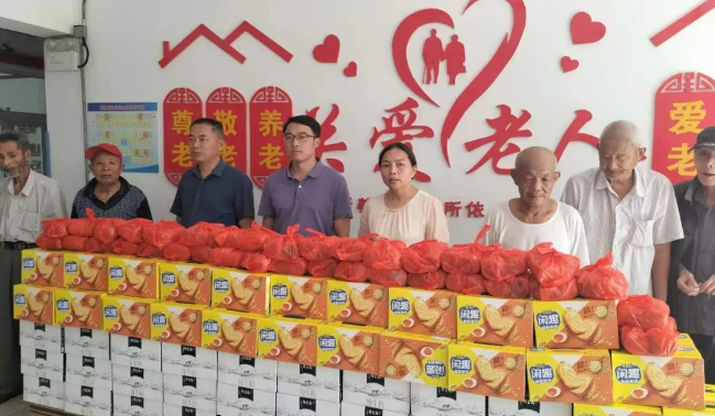 仪征市新集镇：开展“情暖中秋 喜迎双节”走访慰问活动