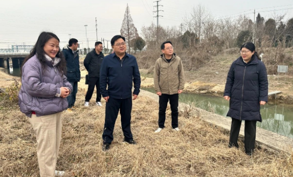 仪征市级河长、市委常委、市政府副市长杨庆洋带队开展巡河活动