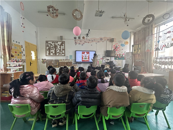 三月春风暖人心，学习雷锋伴我行——盱眙县鲍集镇中心幼儿园“学雷锋”系列活动