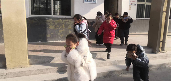 盱眙县桂五镇中心小学：增强师生消防安全意识 掌握临危自救互救能力