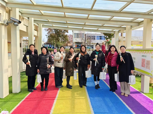 情暖三月天 最美女神节——盱眙县河桥镇中心幼儿园开展“三八”妇女节活动