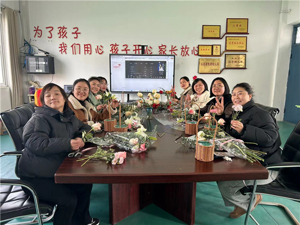 温暖三月，美丽绽放——盱眙县黄花塘镇中心幼儿园工会开展庆祝三八妇女节活动
