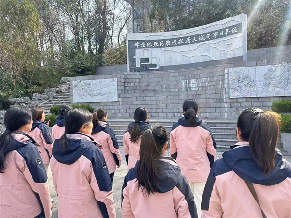 铭记历史 珍爱和平——盱城街道中心幼儿园开展“不忘初心、牢记使命”主题教育