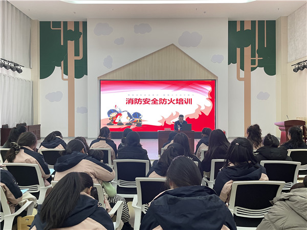 生命无彩排，防患于未“燃”——盱眙县城南中心幼儿园开展消防安全应急演练活动