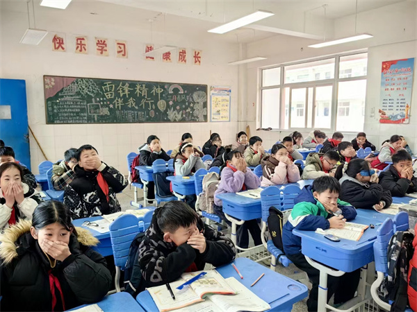安全第一 预防先行——盱眙县鲍集小学开展消防演练活动
