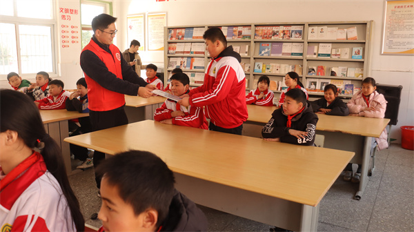 盱眙县古桑中心小学开展气象科普宣传活动