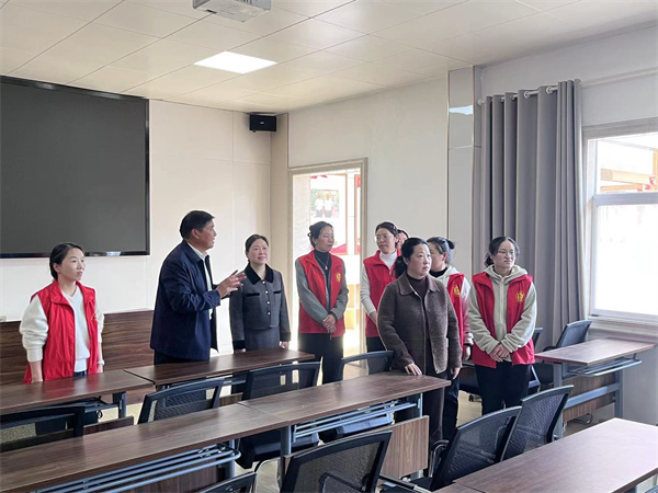 盱眙县城南中心幼儿园开展“学榜样，汲力量，争做四有教师”师德师风主题教育活动