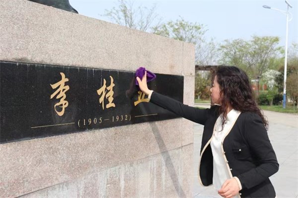 盱眙县桂五镇中心幼儿园开展清明节祭扫活动