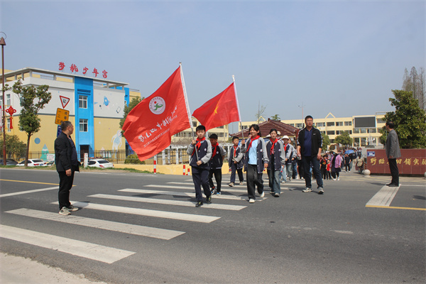 清明祭英烈 传承忠烈魂——盱眙县旧铺中心小学党总支开展清明祭英烈活动