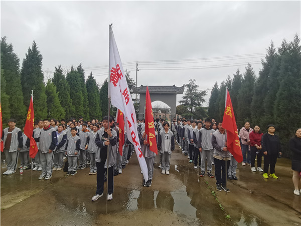 盱眙县黄花塘中学开展“缅怀革命先烈，赓续红色血脉”清明祭扫活动