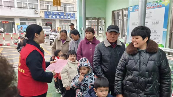缅怀先烈 文明祭祖