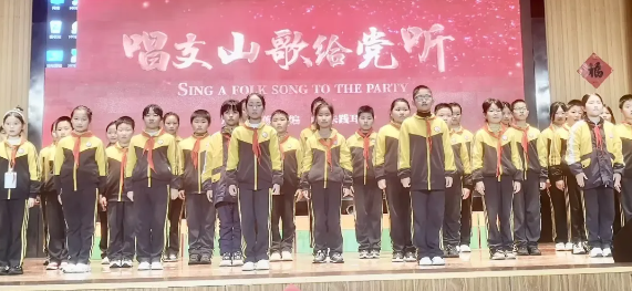 扬州陈俊学校：红歌铿锵，伴我成长