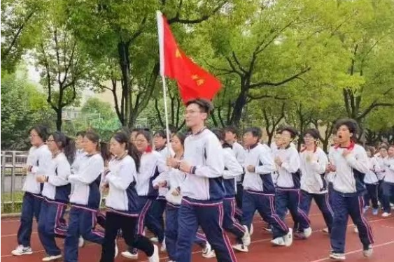 仪征第二中学助考系列活动：跑操展示 卓越前行 