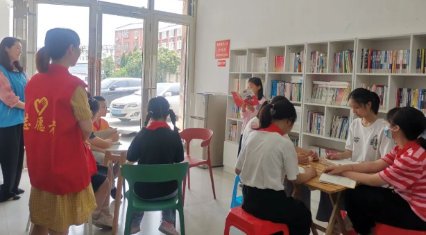 邗江区公道镇花园社区：传递“绿书签”，携手共“护苗”