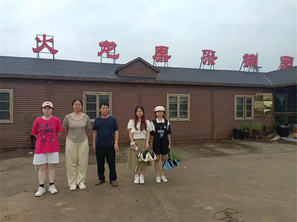 盱眙县穆店镇关工委组织"小青淮"大学生观光"果香穆店"特色农业社会实践活动（之三）