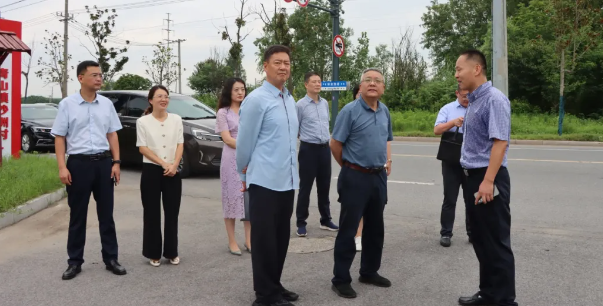 省总工会来仪征青山调研沙洲村货车司机之家