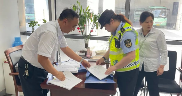 仪征交通运输综合行政执法大队：战高温 查隐患 保安全