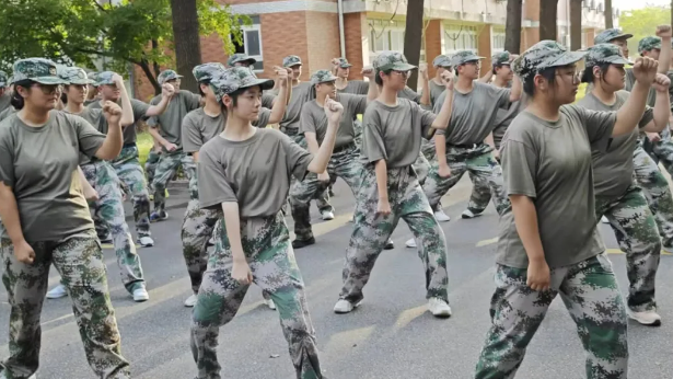 仪征第二中学：训练与安全并重，学习与指导同行