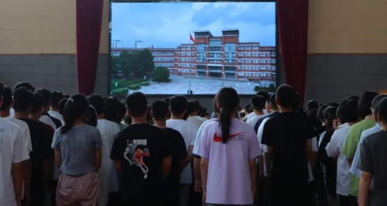 仪征第二中学：新学期 新校区 新目标 新作为