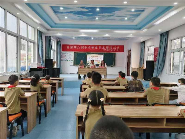 情暖中秋  与爱同行——“青年农民创业之星”郑国舟走进盱眙县黄花塘镇中心小学开展关爱活动