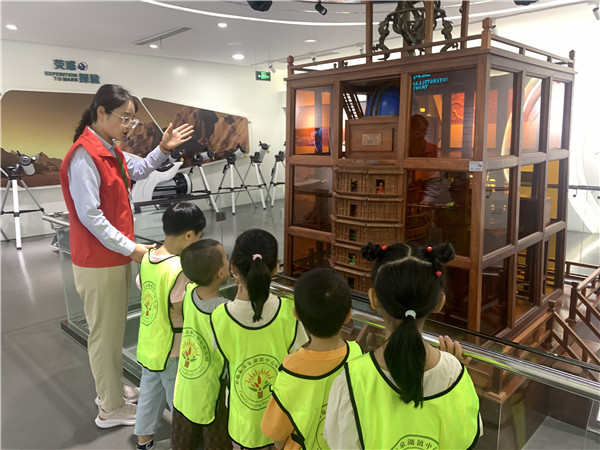 领略天文魅力 探索宇宙奥秘——盱眙县天泉湖镇中心幼儿园开展探秘铁山寺天文科技馆活动