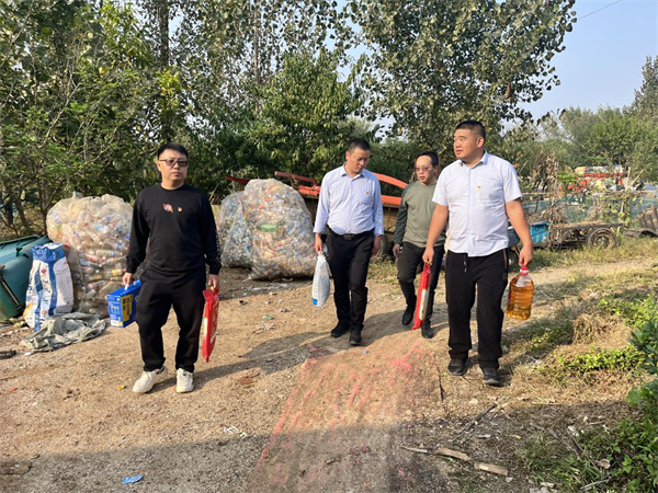 盱眙县第二高级中学党支部重阳节暖心慰问五保户老人
