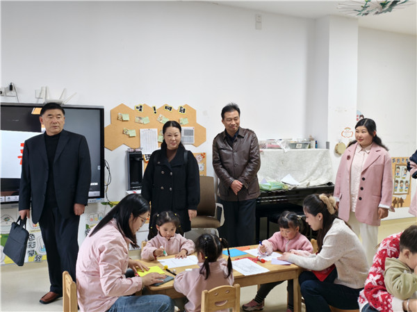​盱眙县教育体育局家长学校总校走进城南小学开展“家庭教育公开课进校园”活动