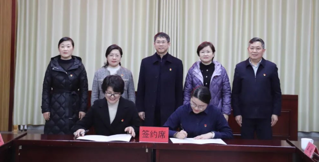 扬州交通产业集团与仪征刘集白羊村举行村企联建签约仪式