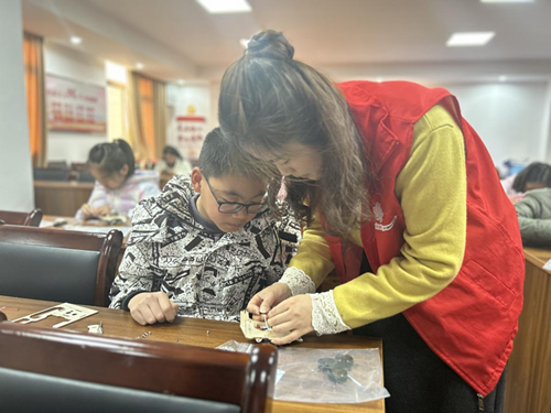湖滨社区：“扫黄打非”不停步 科学技术助成长