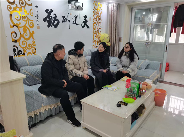 盱眙县开发区小学开展困境学生家庭慰问活动