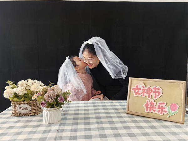 浓情三月 感恩有你——盱眙开发区中心幼儿园三八节活动