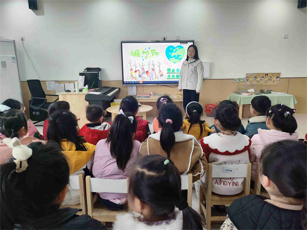 “植”此青绿 不负春光——盱眙县淮建路幼儿园植树节活动