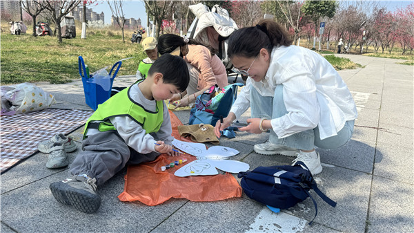 春日趣游，共赴春约——盱眙县盱城街道中心幼儿园小班开展春游活动